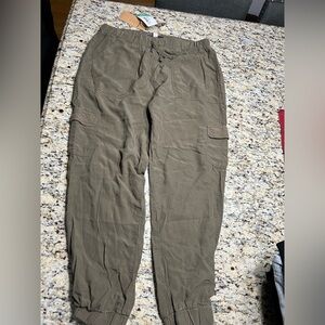 Uniqlo Cargo Pants - Tan